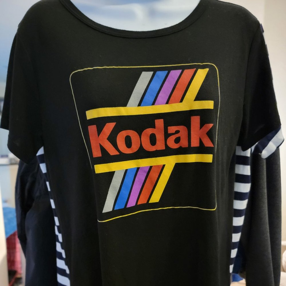 Kodak Rainbow Logo Graphic Tee Men's Medium Black Retro Film Camera T-Shirt